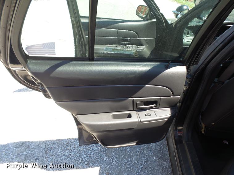 image for item DJ9572 2006 Ford Crown Victoria Police Interceptor