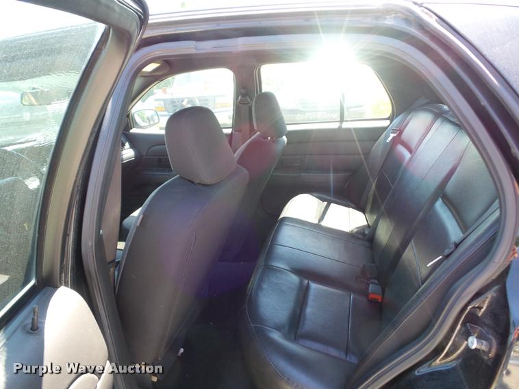 image for item DJ9572 2006 Ford Crown Victoria Police Interceptor