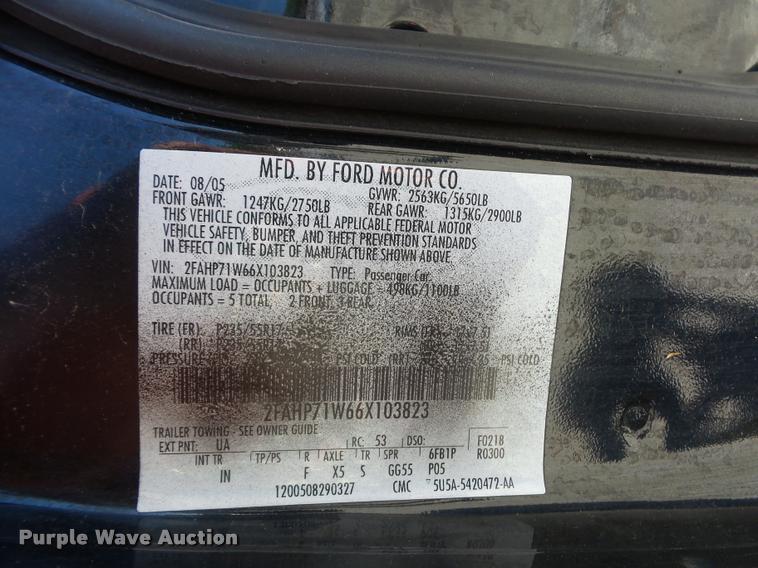 image for item DJ9572 2006 Ford Crown Victoria Police Interceptor