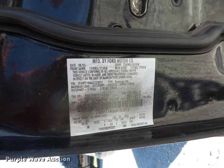 image for item DJ9572 2006 Ford Crown Victoria Police Interceptor