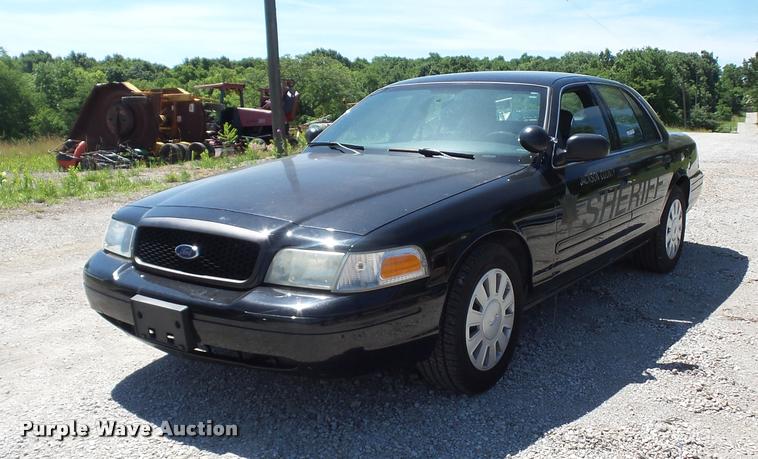 image for item DJ9573 2006 Ford Crown Victoria Police Interceptor