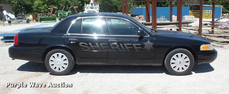 image for item DJ9573 2006 Ford Crown Victoria Police Interceptor