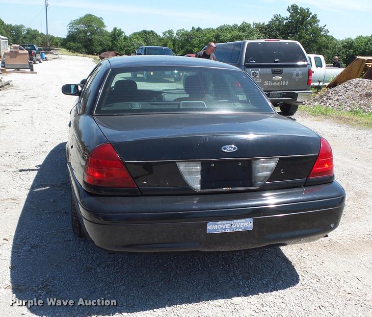 image for item DJ9573 2006 Ford Crown Victoria Police Interceptor