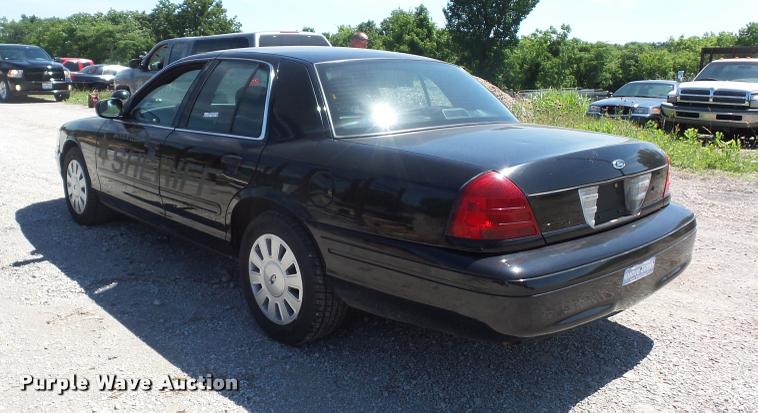 image for item DJ9573 2006 Ford Crown Victoria Police Interceptor