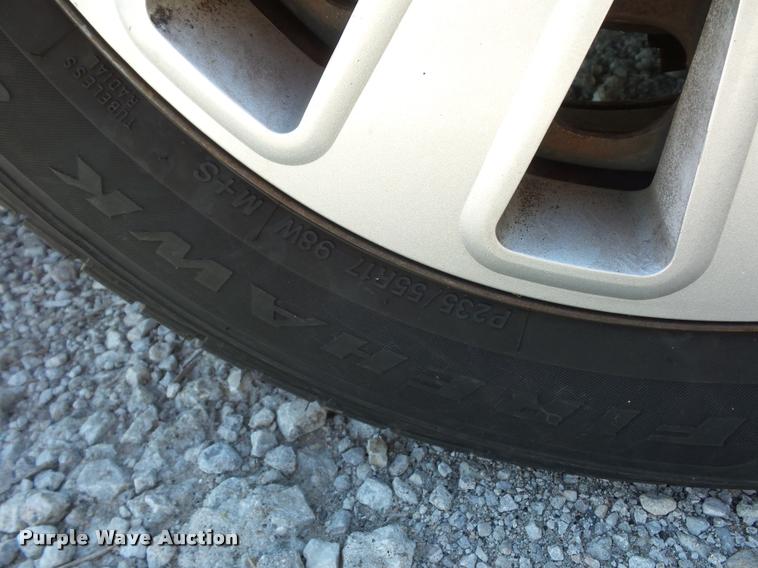 image for item DJ9573 2006 Ford Crown Victoria Police Interceptor