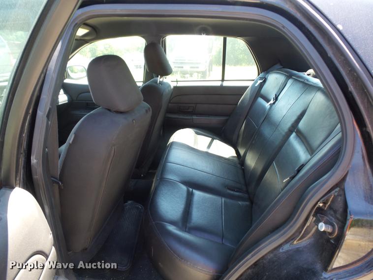 image for item DJ9573 2006 Ford Crown Victoria Police Interceptor
