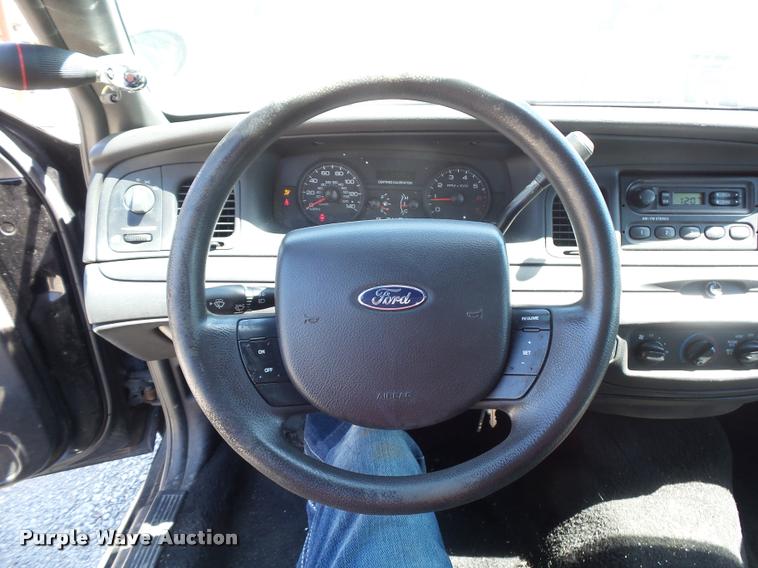 image for item DJ9573 2006 Ford Crown Victoria Police Interceptor