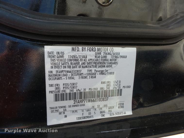 image for item DJ9573 2006 Ford Crown Victoria Police Interceptor