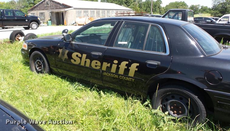 image for item DJ9574 2008 Ford Crown Victoria Police Interceptor