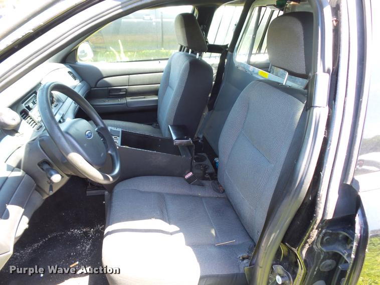 image for item DJ9574 2008 Ford Crown Victoria Police Interceptor