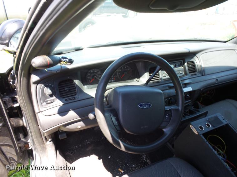 image for item DJ9574 2008 Ford Crown Victoria Police Interceptor