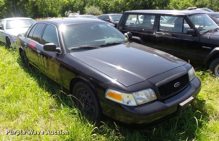 image for item DJ9575 2008 Ford Crown Victoria Police Interceptor