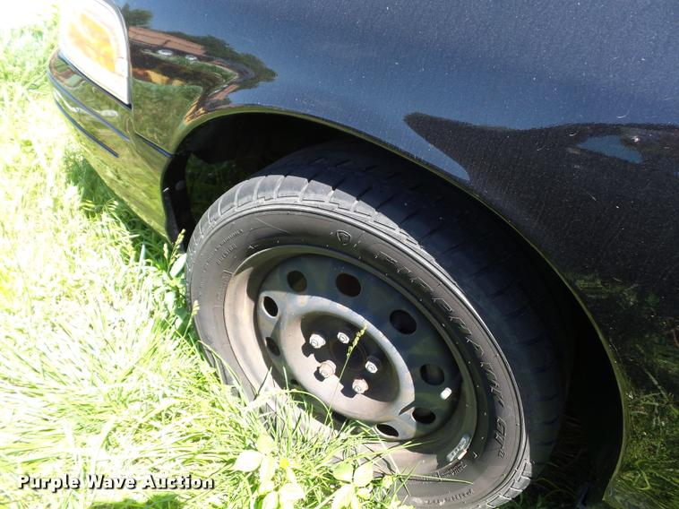 image for item DJ9575 2008 Ford Crown Victoria Police Interceptor