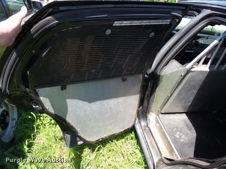 image for item DJ9575 2008 Ford Crown Victoria Police Interceptor