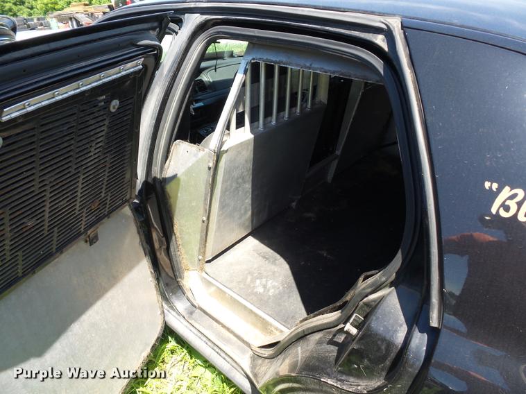 image for item DJ9575 2008 Ford Crown Victoria Police Interceptor