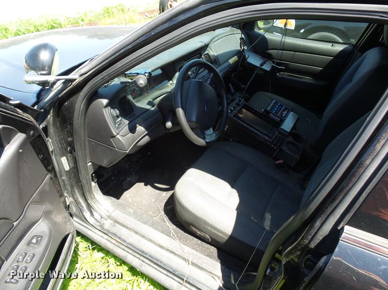 image for item DJ9575 2008 Ford Crown Victoria Police Interceptor