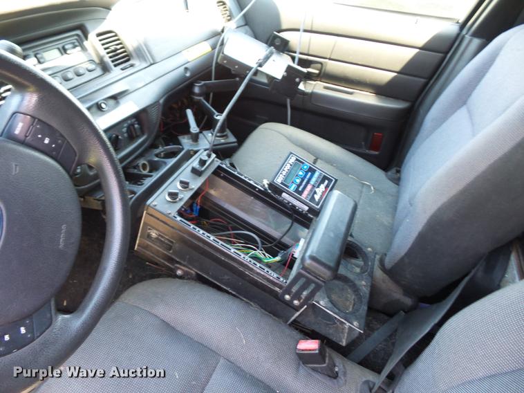 image for item DJ9575 2008 Ford Crown Victoria Police Interceptor