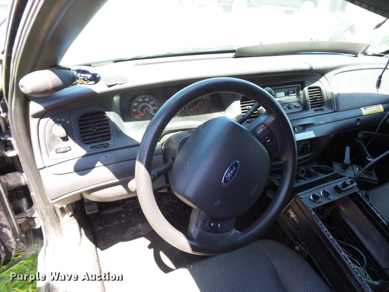 image for item DJ9575 2008 Ford Crown Victoria Police Interceptor