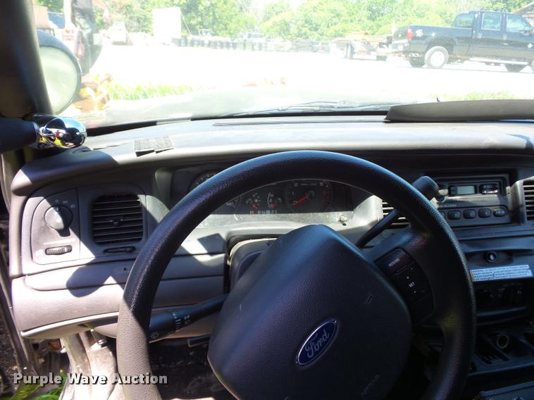 image for item DJ9575 2008 Ford Crown Victoria Police Interceptor