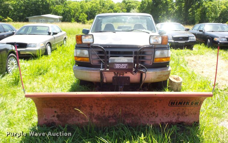 image for item DJ9576 1995 Ford F150 pickup truck