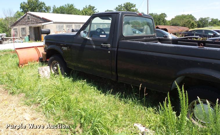 image for item DJ9576 1995 Ford F150 pickup truck