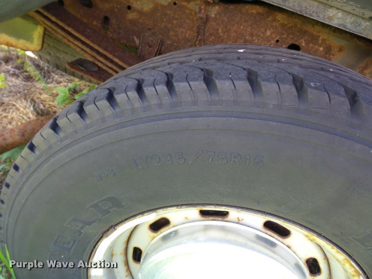 image for item DJ9576 1995 Ford F150 pickup truck