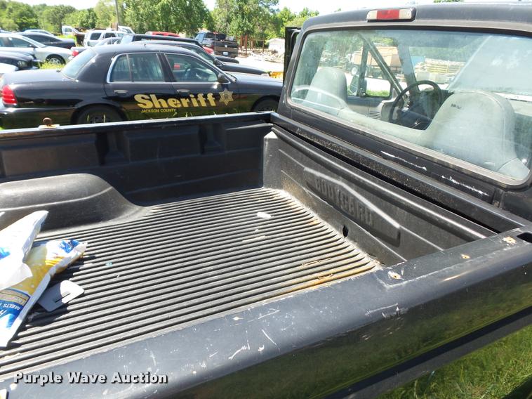 image for item DJ9576 1995 Ford F150 pickup truck