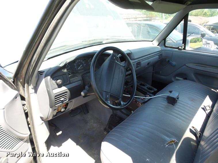 image for item DJ9576 1995 Ford F150 pickup truck