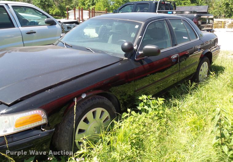 image for item DJ9577 2009 Ford Crown Victoria Police Interceptor