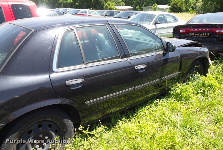 image for item DJ9577 2009 Ford Crown Victoria Police Interceptor