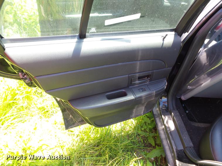 image for item DJ9577 2009 Ford Crown Victoria Police Interceptor