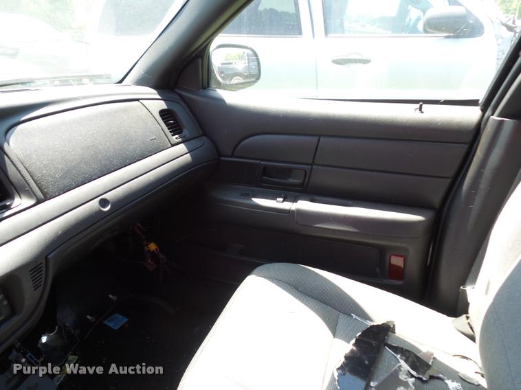image for item DJ9577 2009 Ford Crown Victoria Police Interceptor