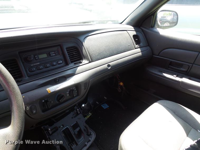 image for item DJ9577 2009 Ford Crown Victoria Police Interceptor