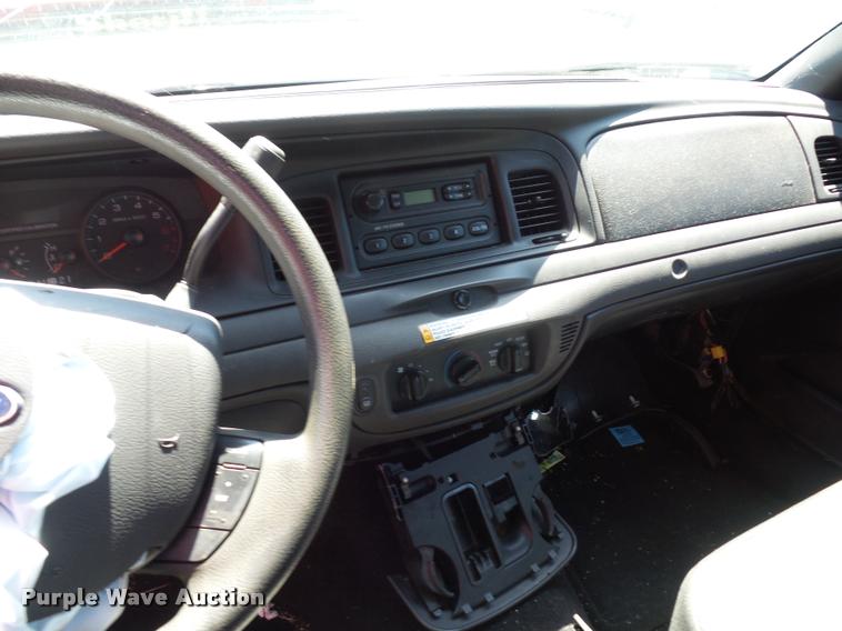 image for item DJ9577 2009 Ford Crown Victoria Police Interceptor