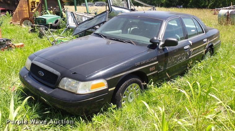 image for item DJ9579 2003 Ford Crown Victoria Police Interceptor