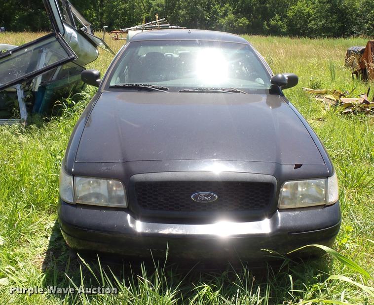 image for item DJ9579 2003 Ford Crown Victoria Police Interceptor