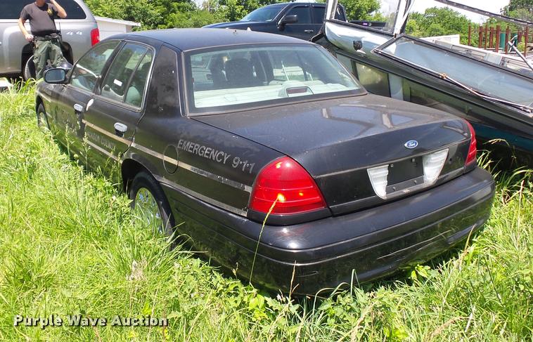 image for item DJ9579 2003 Ford Crown Victoria Police Interceptor