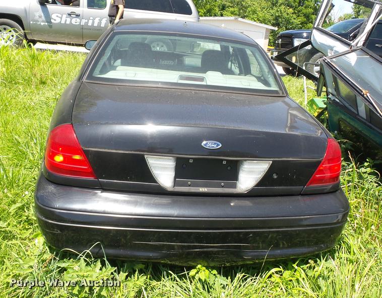 image for item DJ9579 2003 Ford Crown Victoria Police Interceptor