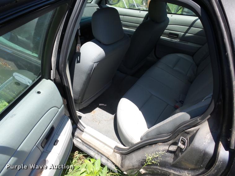 image for item DJ9579 2003 Ford Crown Victoria Police Interceptor