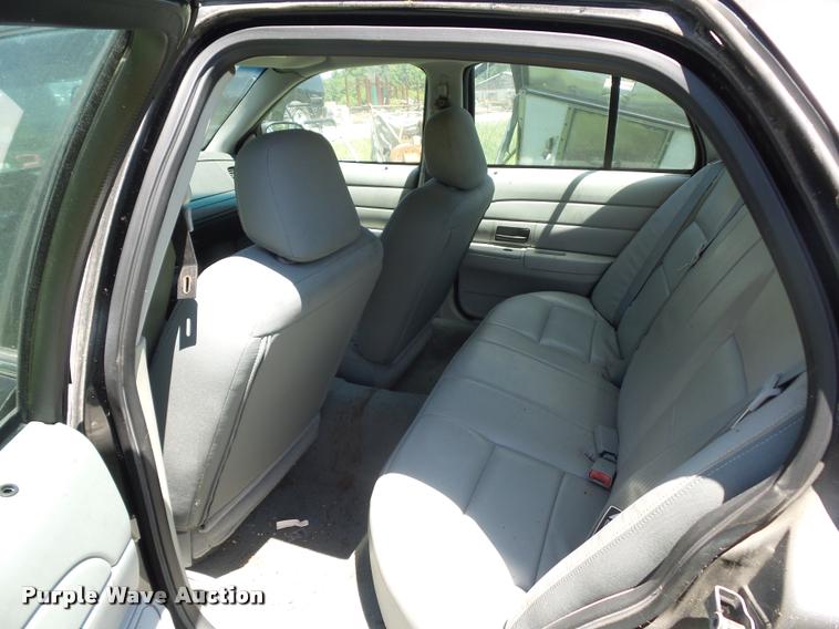 image for item DJ9579 2003 Ford Crown Victoria Police Interceptor