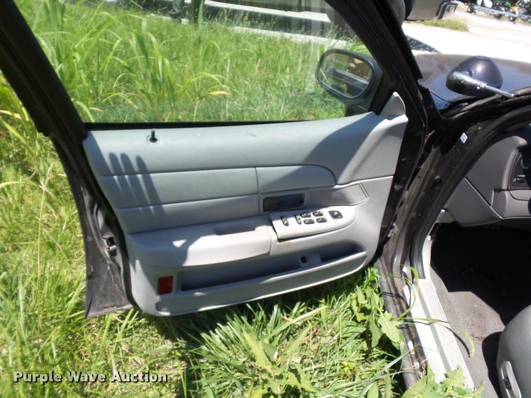 image for item DJ9579 2003 Ford Crown Victoria Police Interceptor