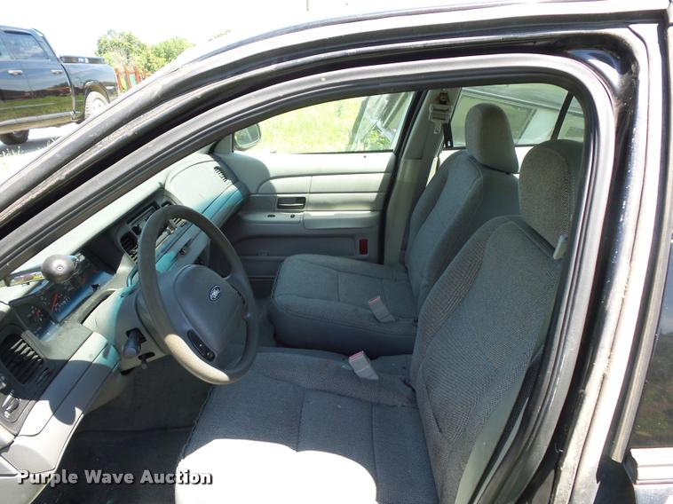 image for item DJ9579 2003 Ford Crown Victoria Police Interceptor