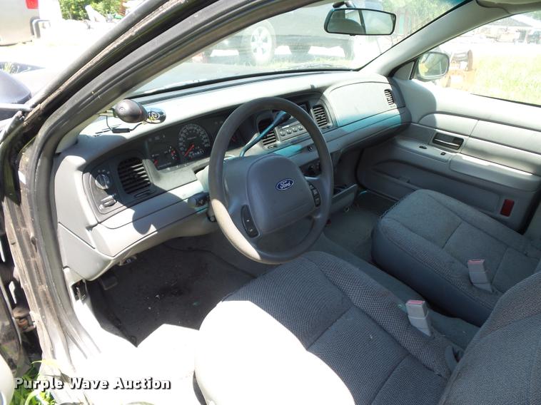 image for item DJ9579 2003 Ford Crown Victoria Police Interceptor