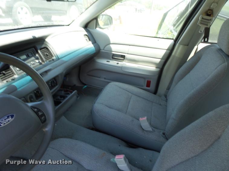 image for item DJ9579 2003 Ford Crown Victoria Police Interceptor