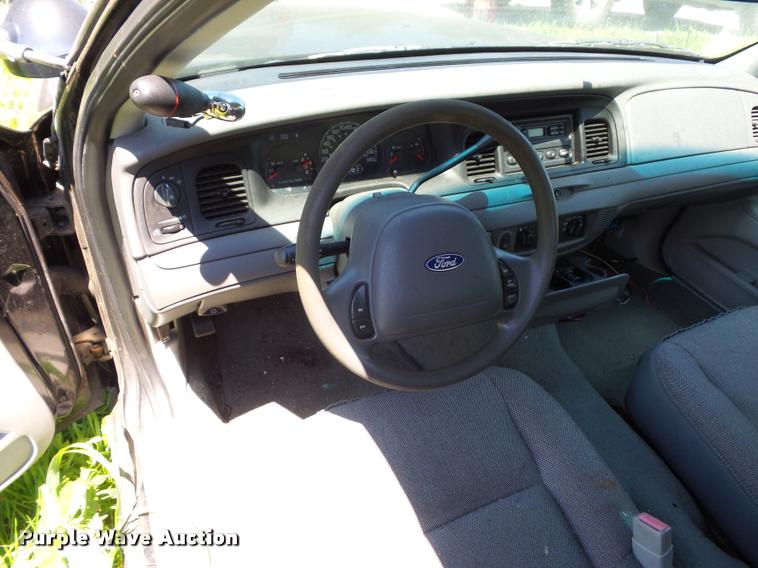 image for item DJ9579 2003 Ford Crown Victoria Police Interceptor