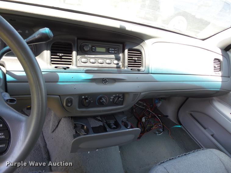 image for item DJ9579 2003 Ford Crown Victoria Police Interceptor