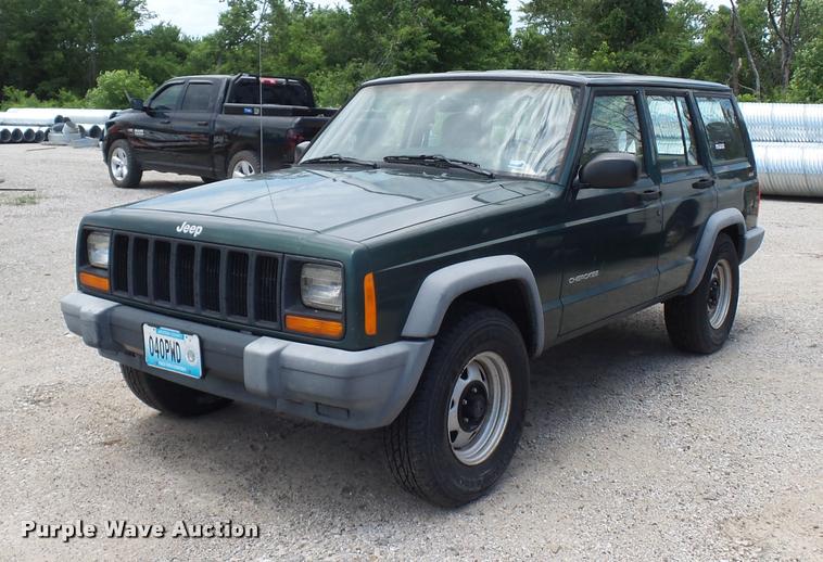 image for item DJ9580 1999 Jeep Cherokee SUV