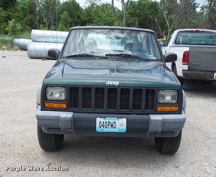 image for item DJ9580 1999 Jeep Cherokee SUV