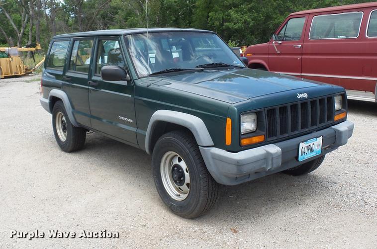 image for item DJ9580 1999 Jeep Cherokee SUV