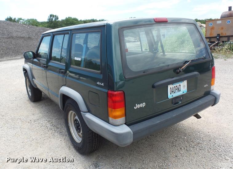 image for item DJ9580 1999 Jeep Cherokee SUV